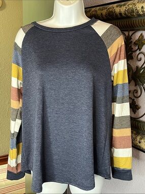 Women's E. Luna Charcoal Raglan Pullover with Multi-Color Stripe Sleeves Ez S